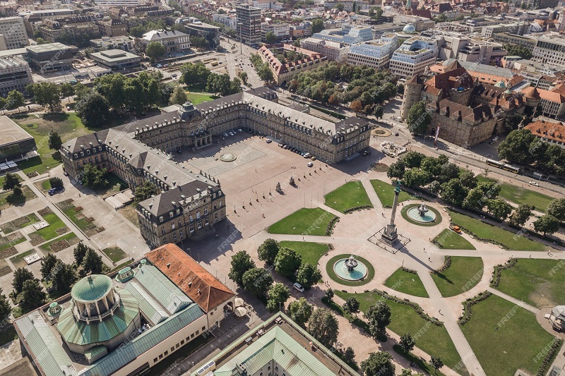 La Plaza del Palacio (Schlossplatz)